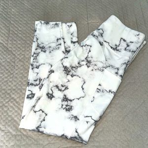 SHOSHO athletic leggings. White and gray marble design! Phone size pockets!